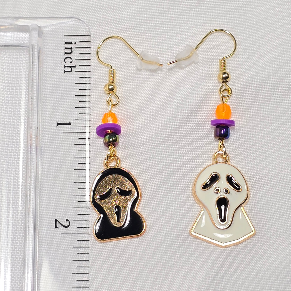 Mismatched  Halloween Scream Ghost Face Dangling Earrings