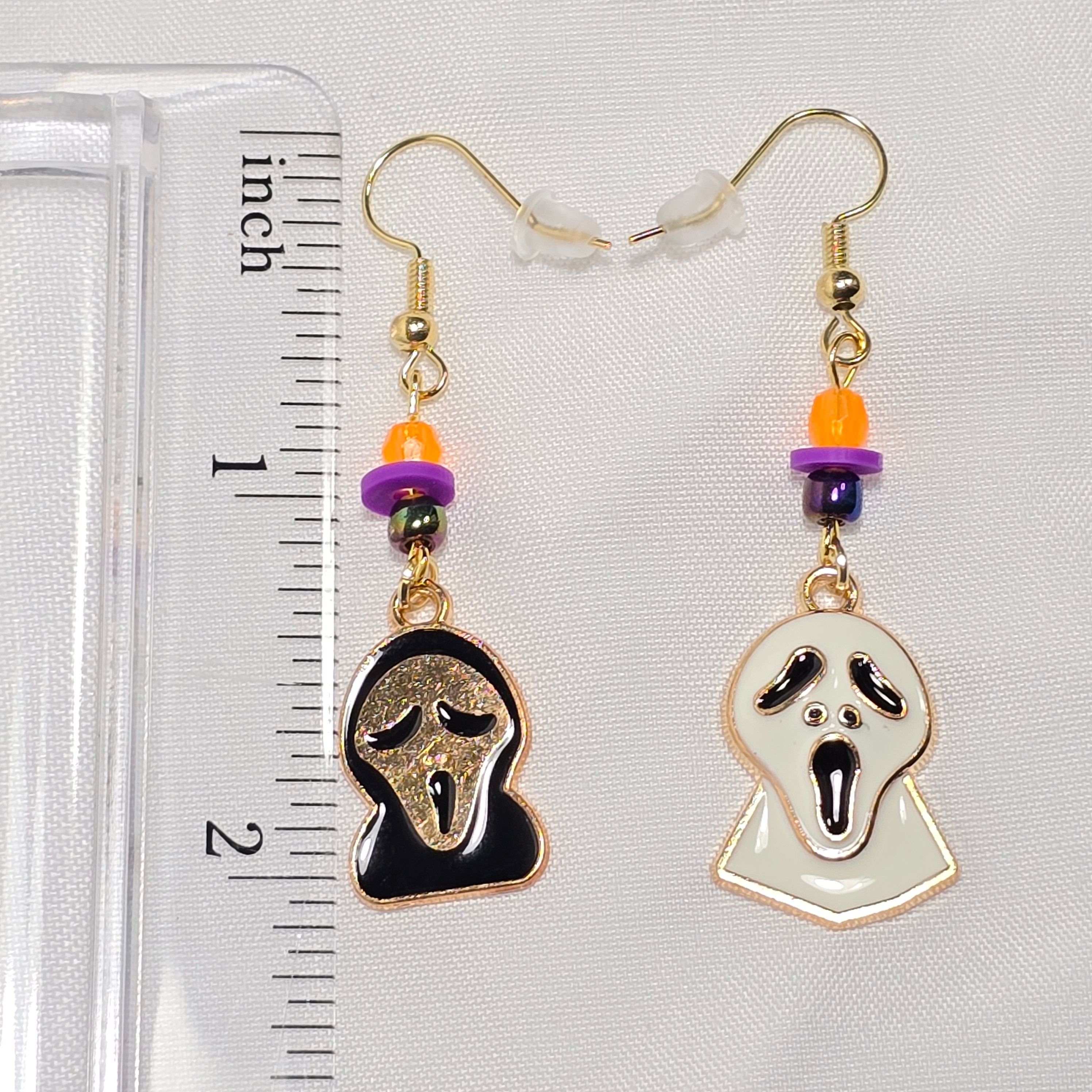 Mismatched  Halloween Scream Ghost Face Dangling Earrings